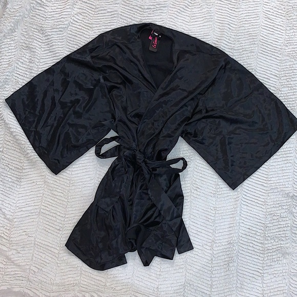 Robe NWT - Picture 2 of 2